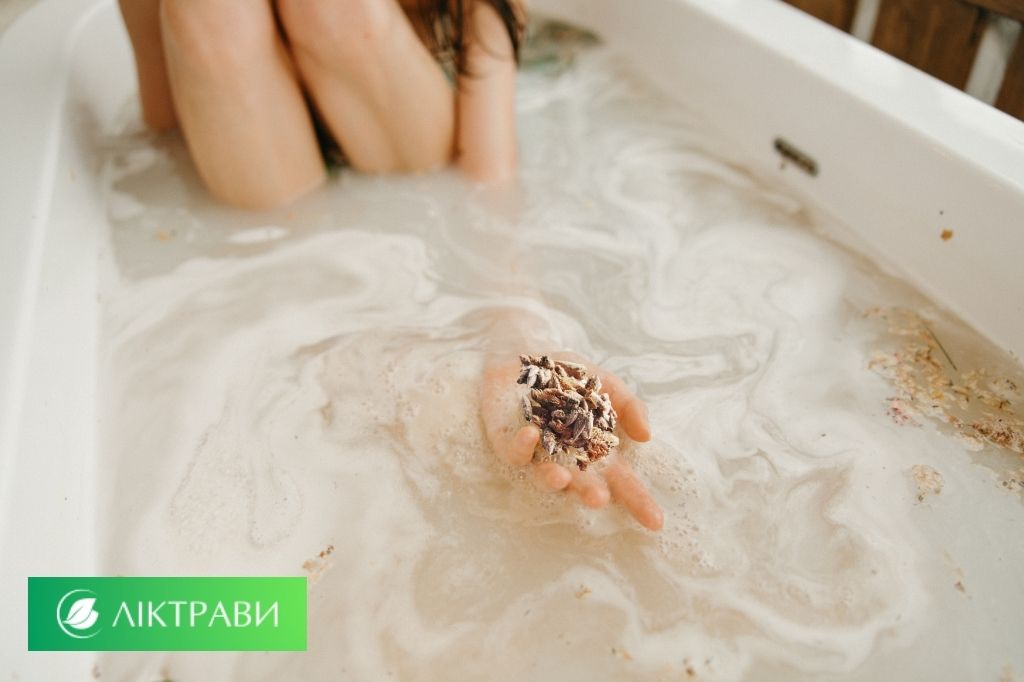Ванна з соснових бруньок для лікування суглобів